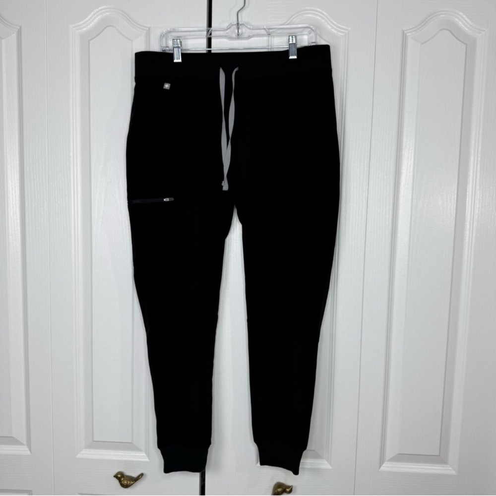 FIGS Zamora Jogger Scrub Pants – Bundle of 8 pairs, all in black, size Large. - Picture 2 of 11